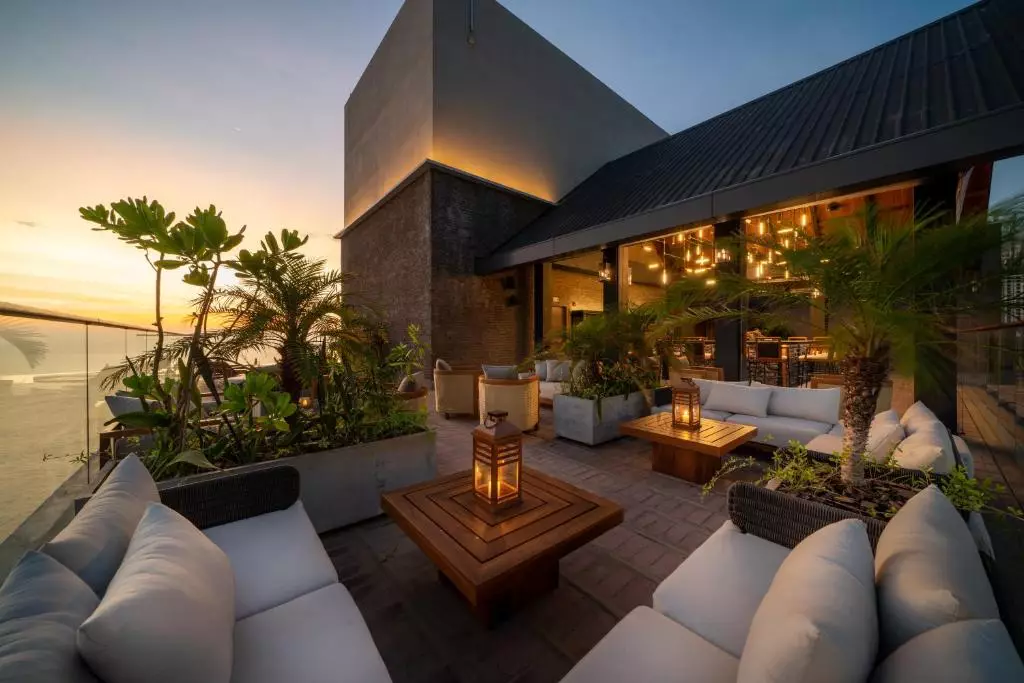 محوطه بیرونی هتل گرن بل کلمبو